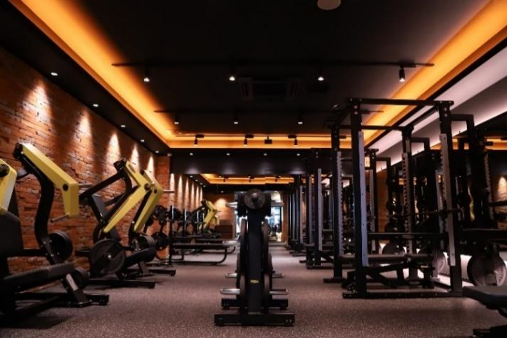 東三国店ジムエリア