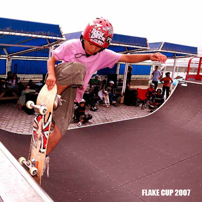 スケートボード / FLAKE KIDS SKATERS THE NEXT 四十住さくらプロ” が スペシャルゲスト！！ジャッジ で登場！！キッズ