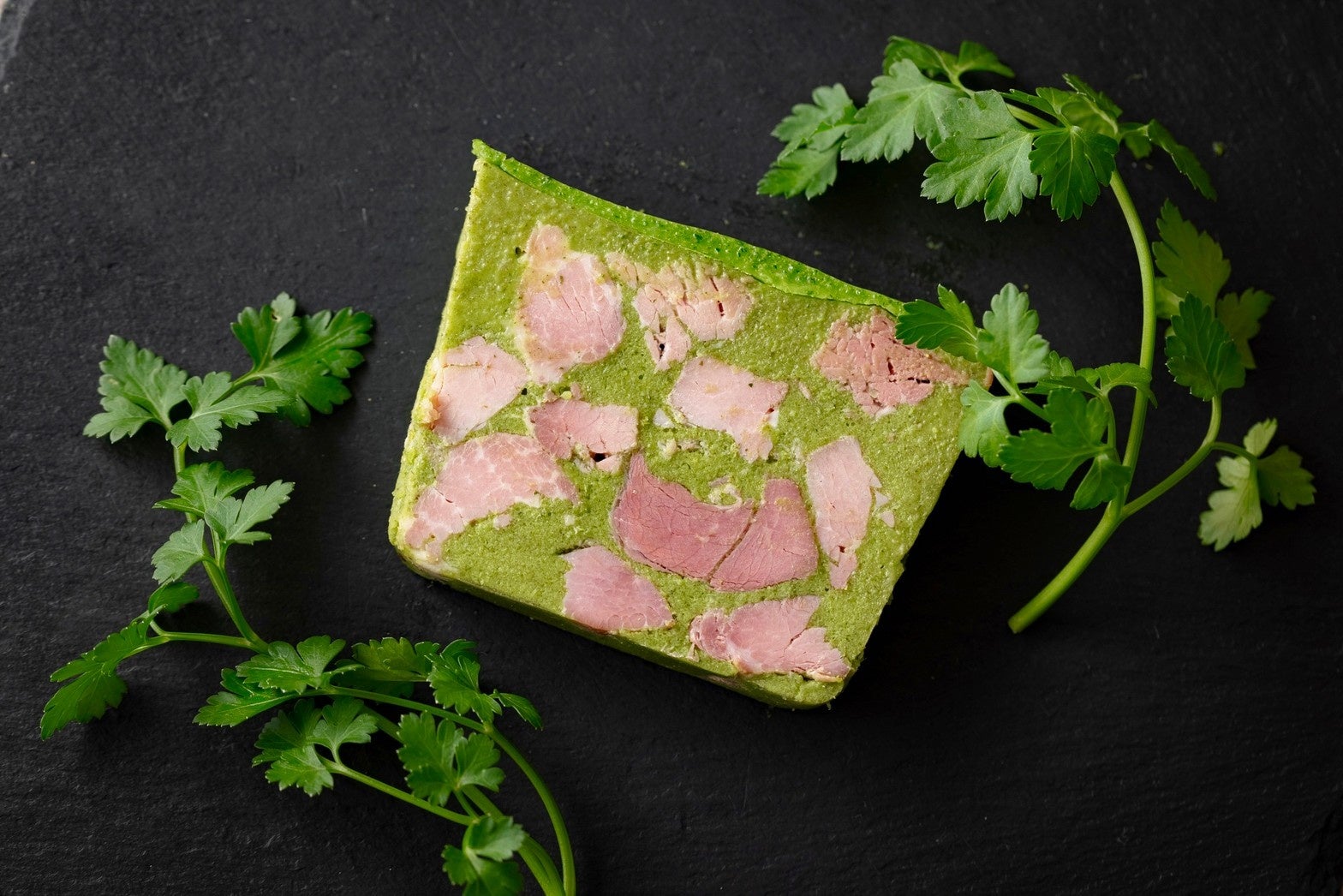 イタリアパセリと自家製ハムのテリーヌ
