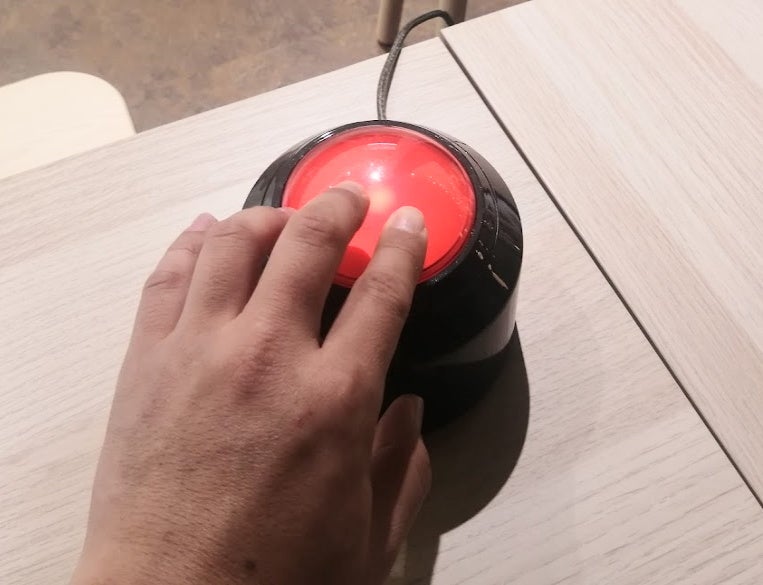 「お絵描きシーパラダイス」アタックボタン