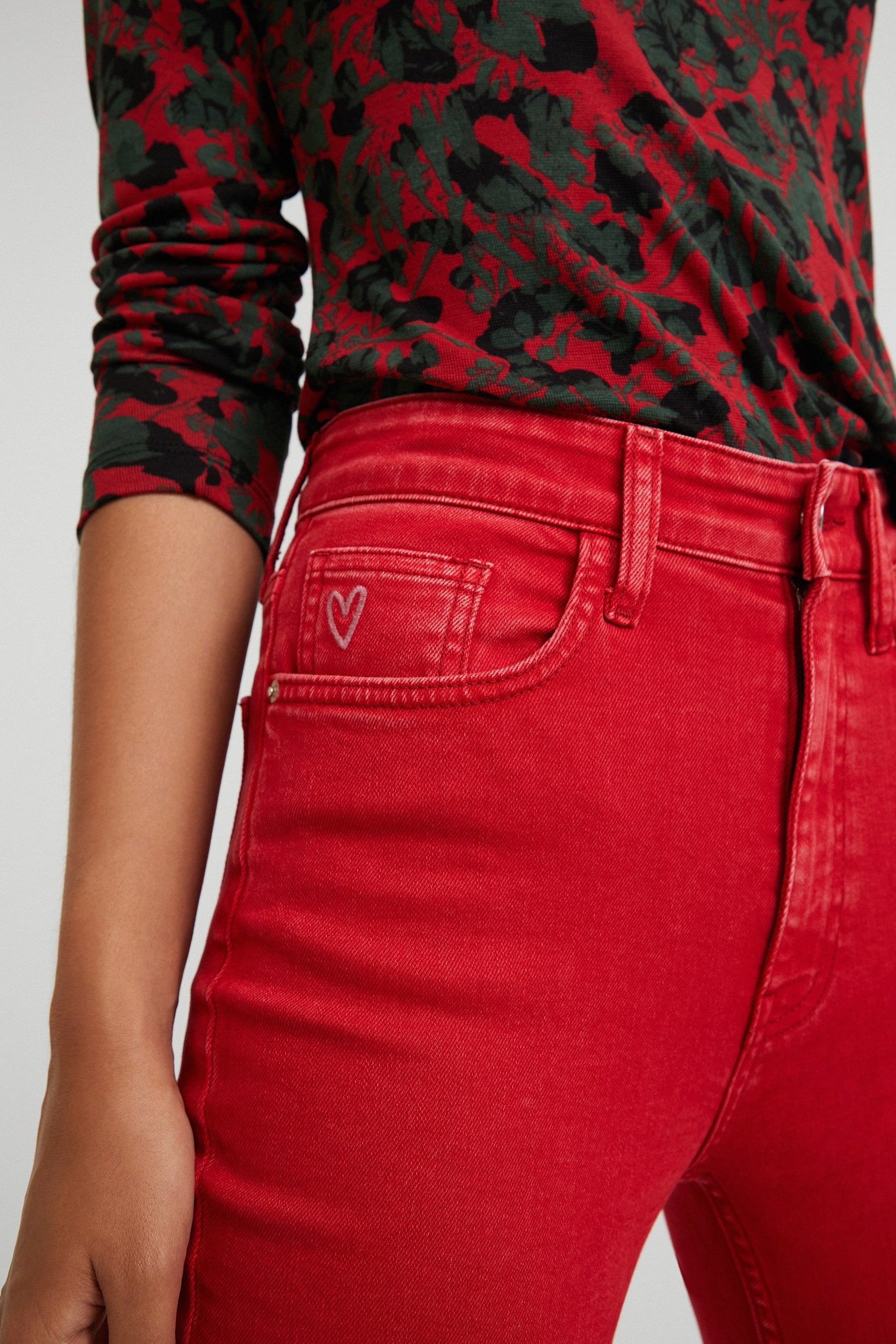 パンツ ¥15,900(税込)