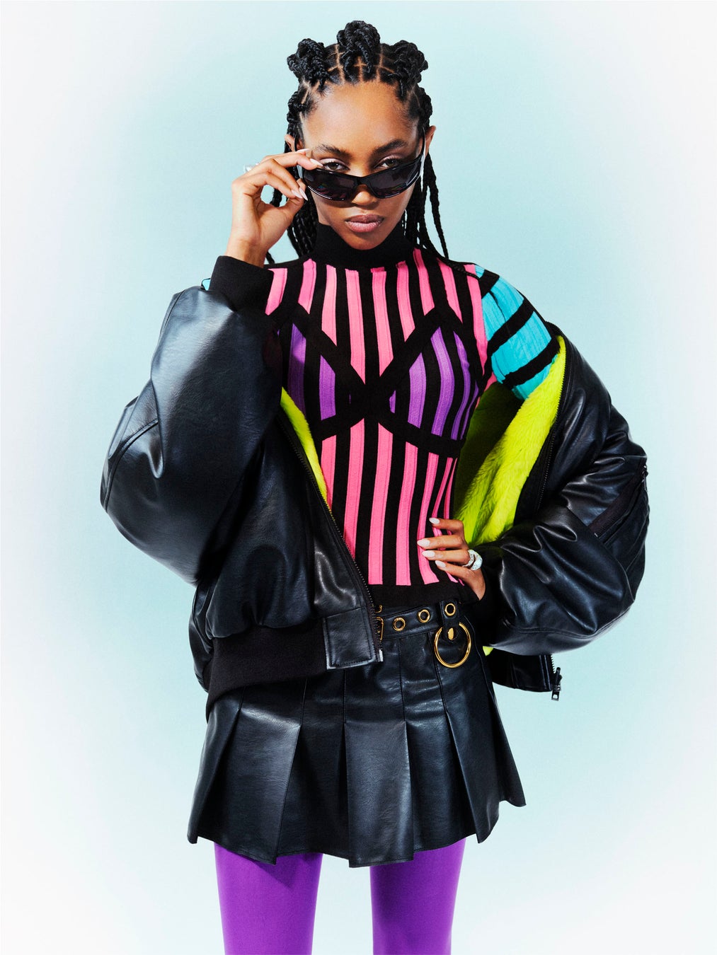 PULLOVER/¥15,900 COAT/¥39,900 SKIRT/¥19,900