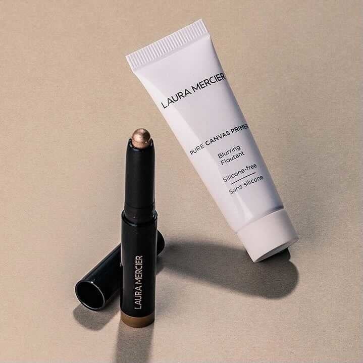 入手困難の人気色アイカラー付き！コスメティックブランド