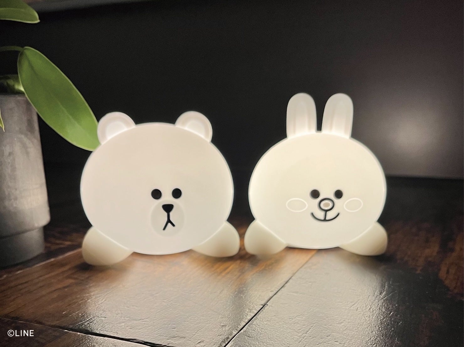 お部屋ライトシリーズ累計70万部突破 Line Friends ブラウンとコニーのお部屋ライトが登場 株式会社 宝島社のプレスリリース お部屋ライトシリーズ累計70万部突破 Line Friends ブラウンとコニーのお部屋ライトが登場 株式会社 宝島社のプレスリリース