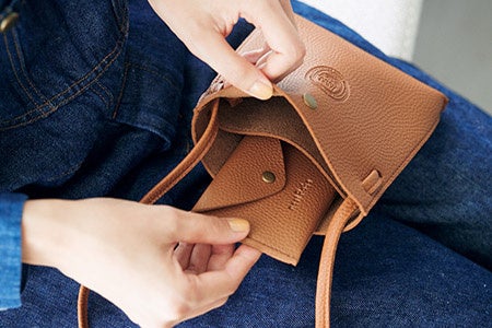 内ポケットには付録のカードケースも入ります