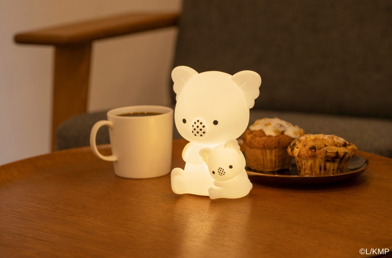 コアラのマーチ」のお部屋ライトが登場！ かわいいおんぶコアラ