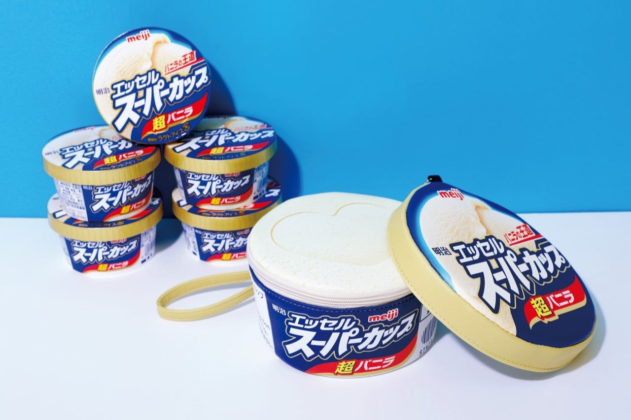 30周年記念 「明治 エッセル スーパーカップ」が巨大ポーチに