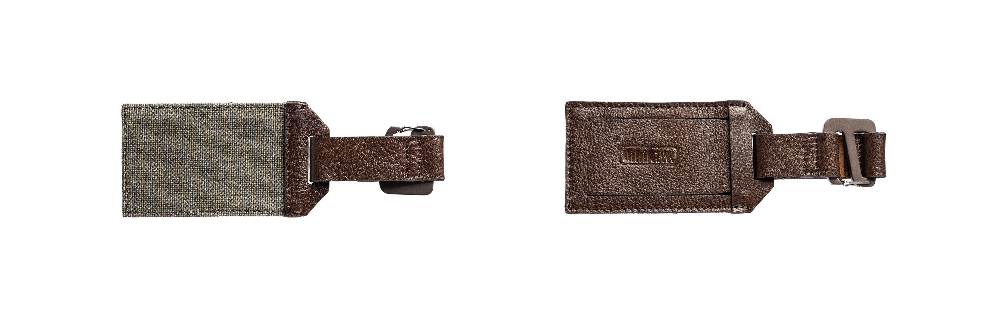 左：コットンキャンバス面　右：ダコタレザー製フラップ面