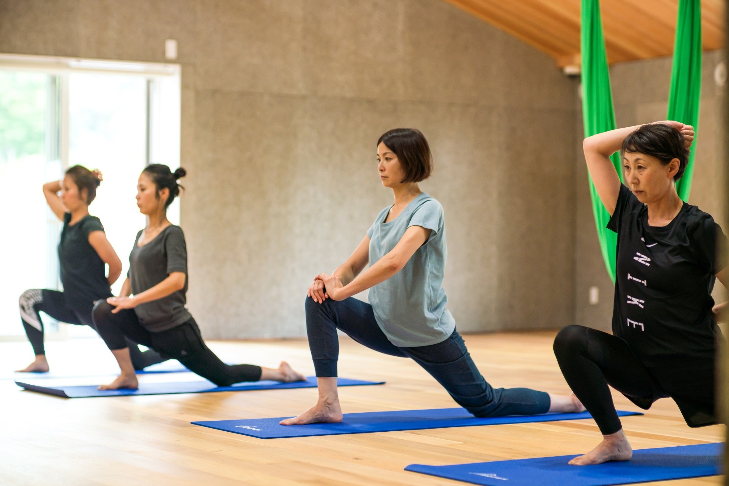 心と体の健康増進プログラム「姿勢矯正ストレッチ」