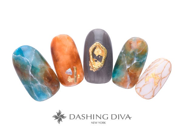 まるで宝石のような鮮やかグリーンを基調とした天然石アート