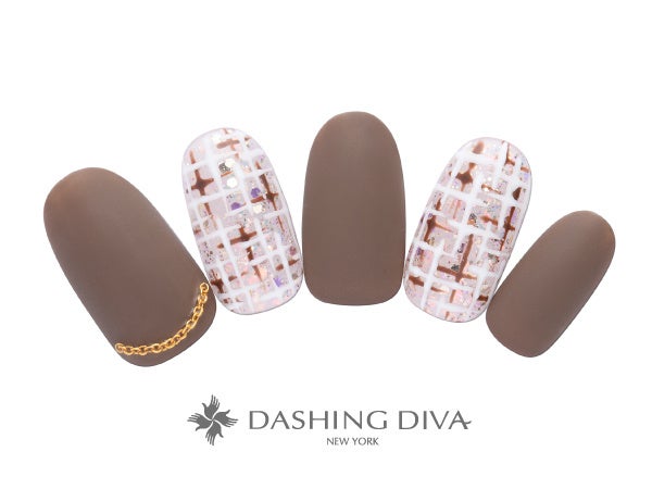 マットスタイルのブラウンにきらめくツイードを組み合わせて