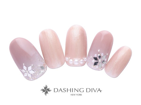 グラデーションで奥行きプラス。キラキラ輝く雪の結晶を楽しんで