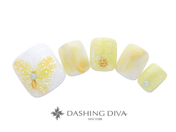 ふわり飛び立つ蝶々を鮮やかイエローで気持ちを元気に