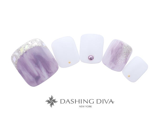 ライトなパープルニュアンスとキリっとクールなガラスフレンチ