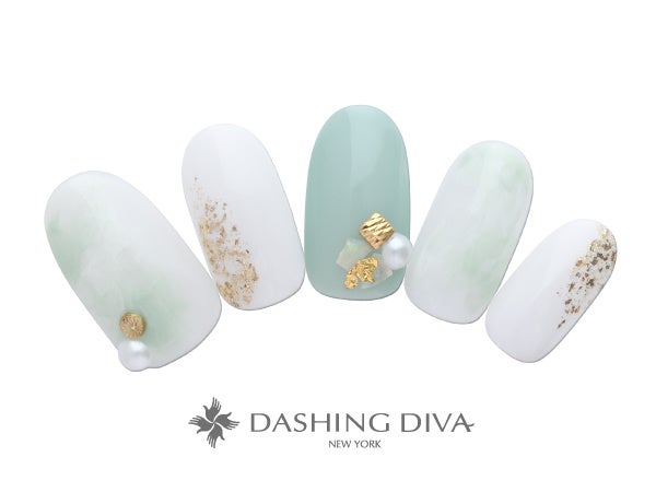 心地よいペパーミントはゴールドパーツで上品さを重ねて