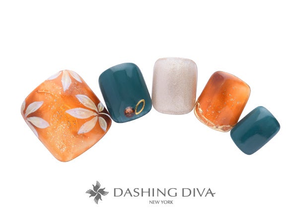 べっ甲との組み合わせがエレガントな紅葉アートのフット