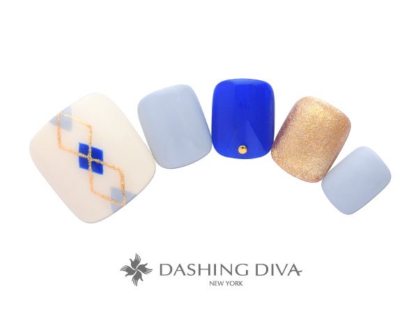 大人可愛いアーガイルはブルーが足元のアクセントに