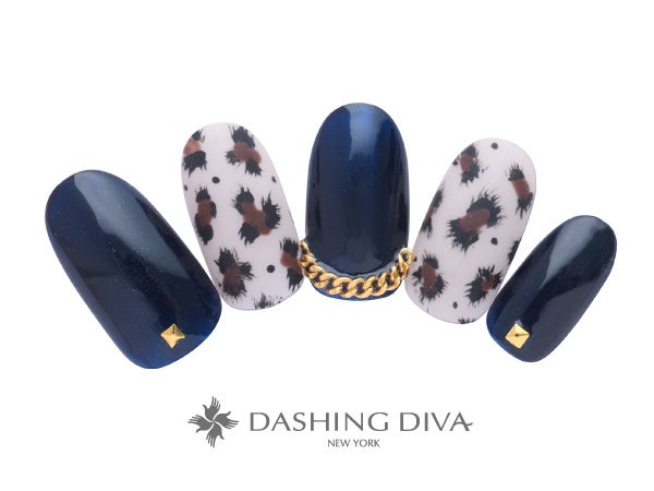 王道レオパードはゴールドチェーンとスタッズで存在感をプラス