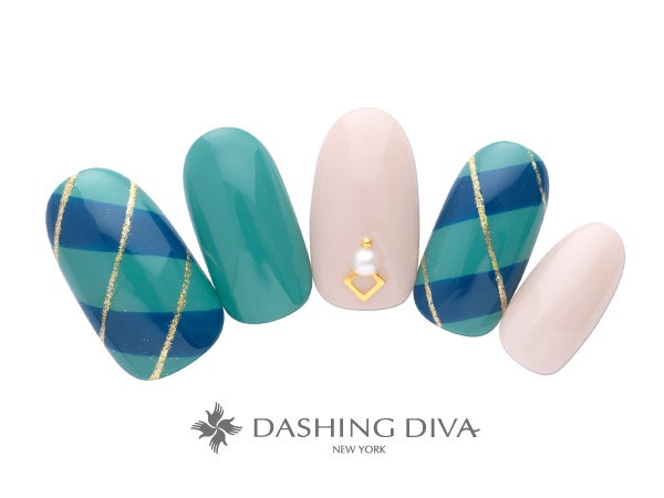 グリーンのタータンチェックで指先から冬支度をはじめて