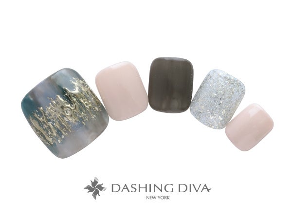 大胆な大き目ミラーアートでおしゃれな煌めきを楽しんで 