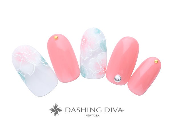 クリアベースに大振りの桜アートで周りの視線を惹きつけて