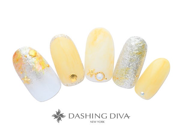 元気でチャーミングなイエローにマリンパーツを散りばめて