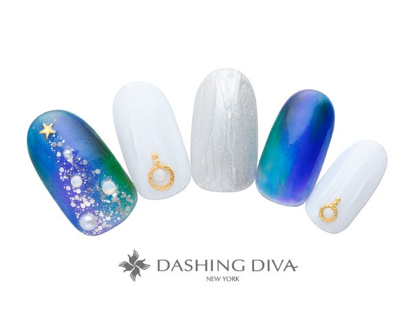 ブルー系のニュアンスにシルバーミラーとツリーで輝きを