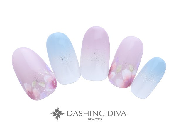 ダスティカラーに控え目ラメで華やかさをプラスして