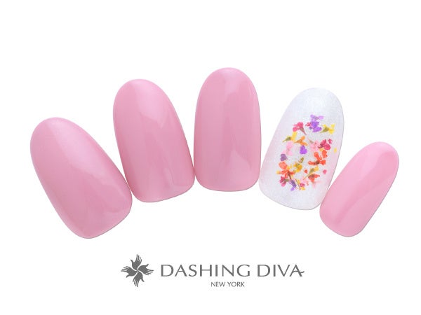 キュートピンクに色鮮やかな押し花を散らして