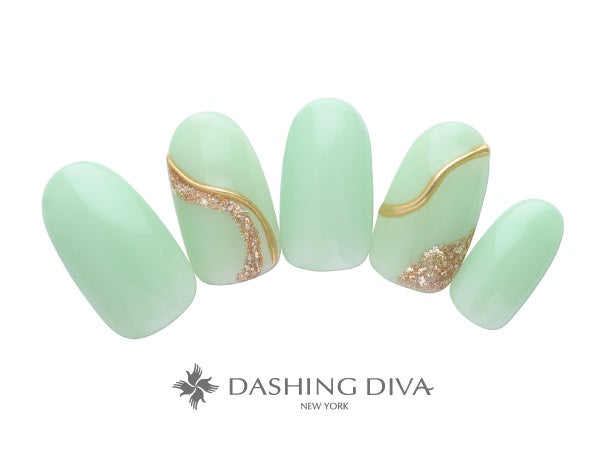 ペパーミントグリーンにゴールドラインを大人っぽくあしらって