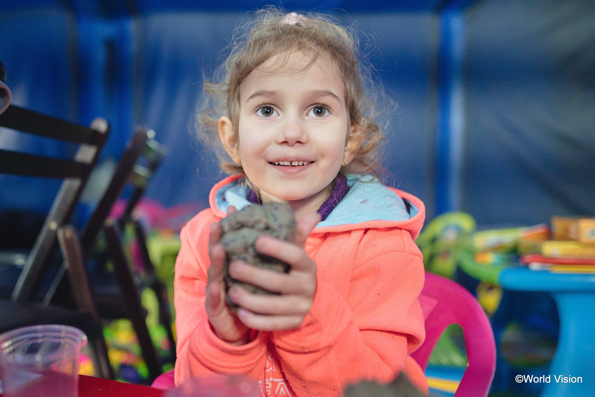 ウクライナ危機 避難した子どもたちに 遊びと学びの場を提供します 特定非営利活動法人ワールド ビジョン ジャパンのプレスリリース ウクライナ危機 避難した子どもたちに 遊びと学びの場を提供します 特定非営利活動法人ワールド ビジョン ジャパンのプレスリリース