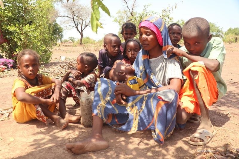 スーダンから南スーダンに逃れてきた避難民家族
