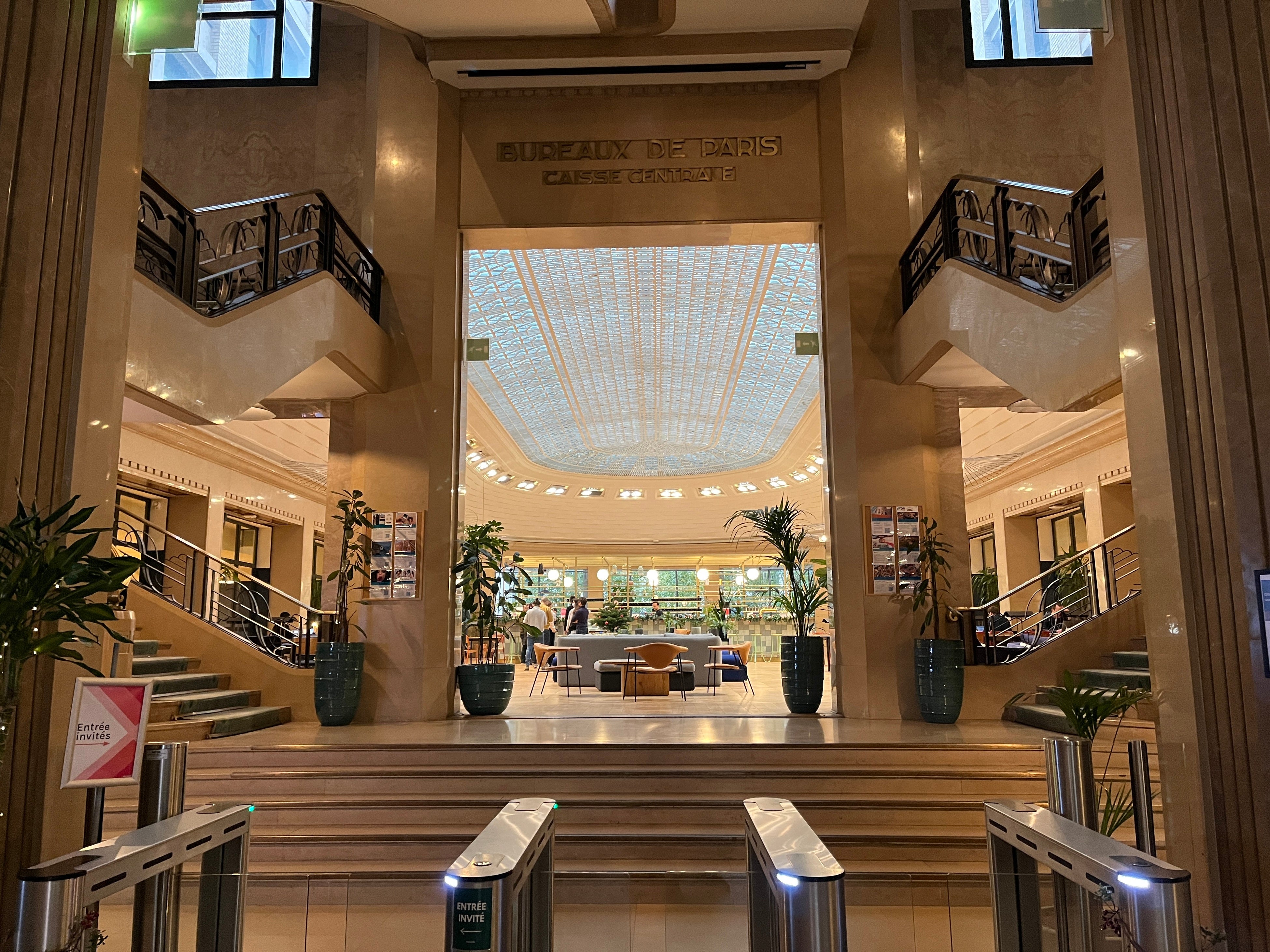 弊社フランス法人の入居するスペース内観