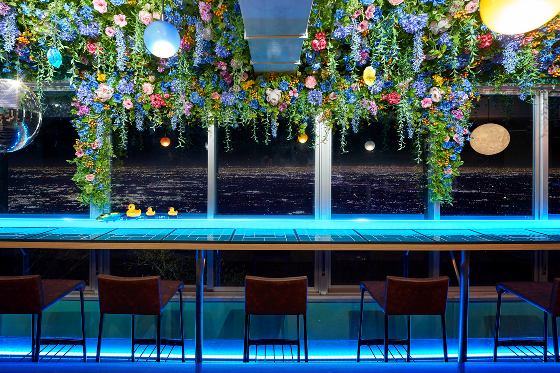 天空のバーカウンター