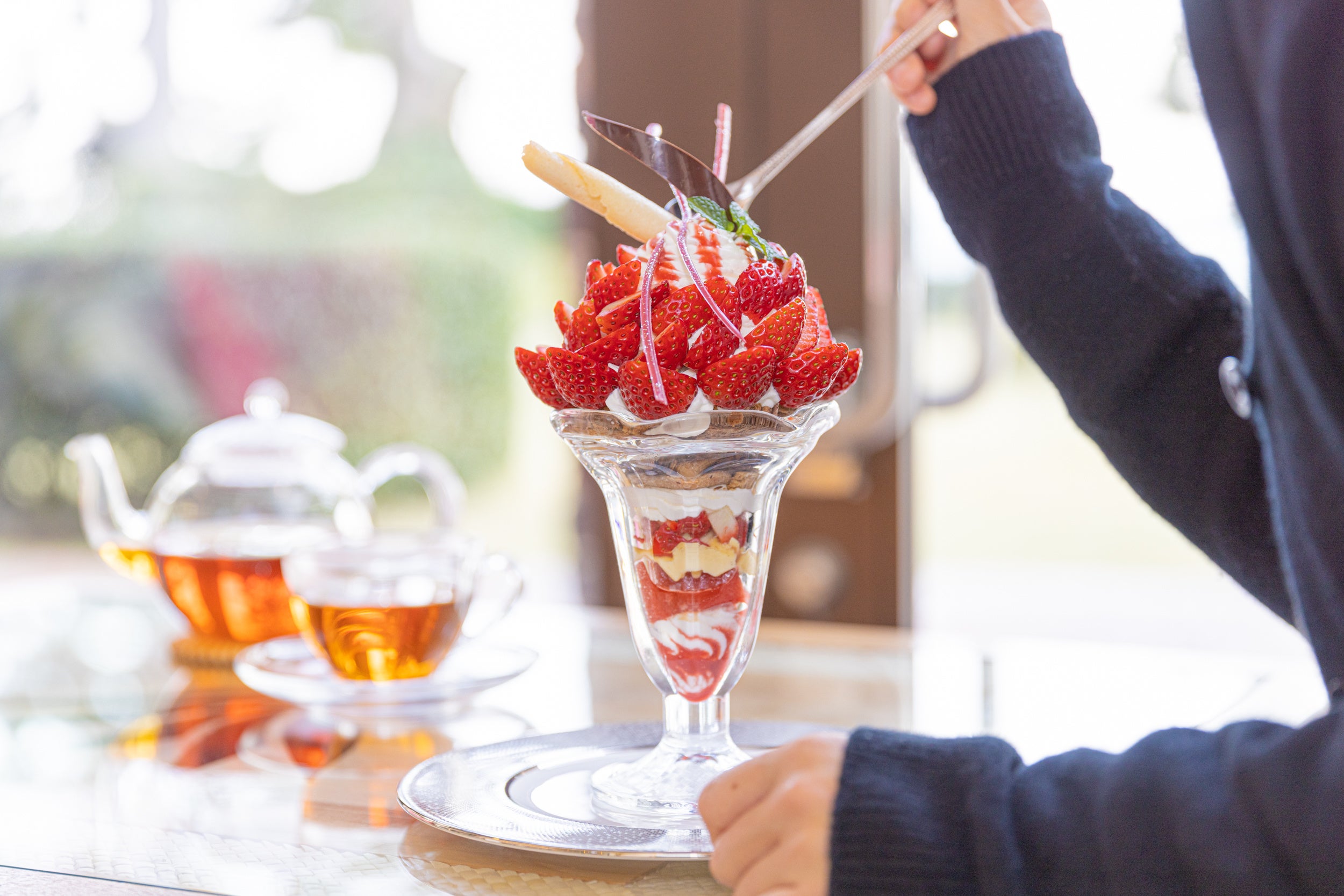 伊豆産紅ほっぺのいちごパフェ