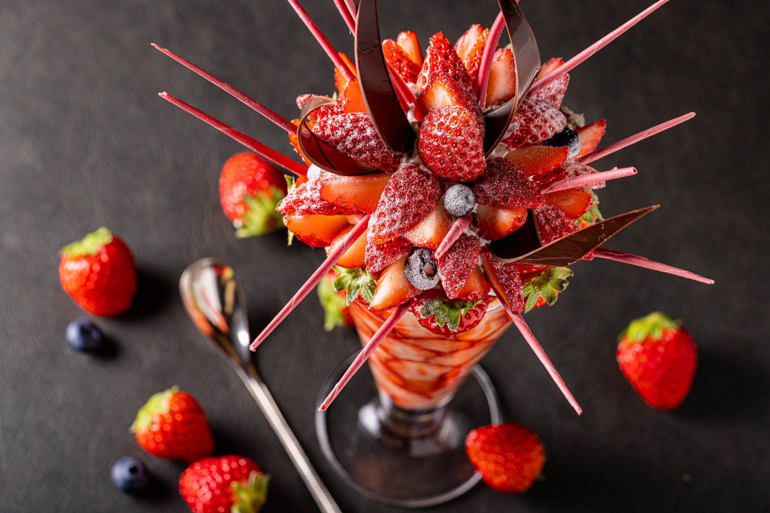 伊豆産紅ほっぺのプレミアムいちごパフェ