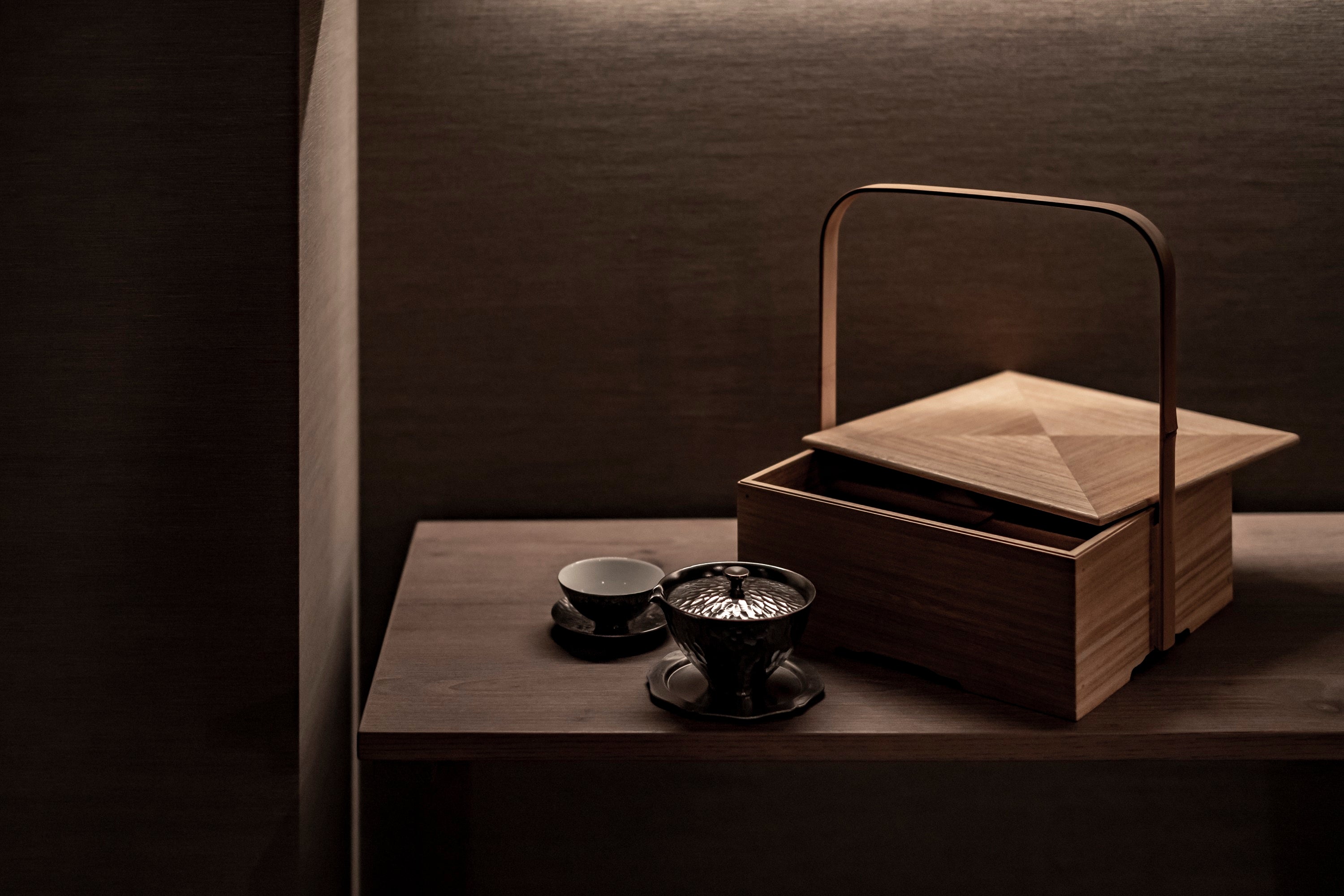 客室に設置する「茶箱」