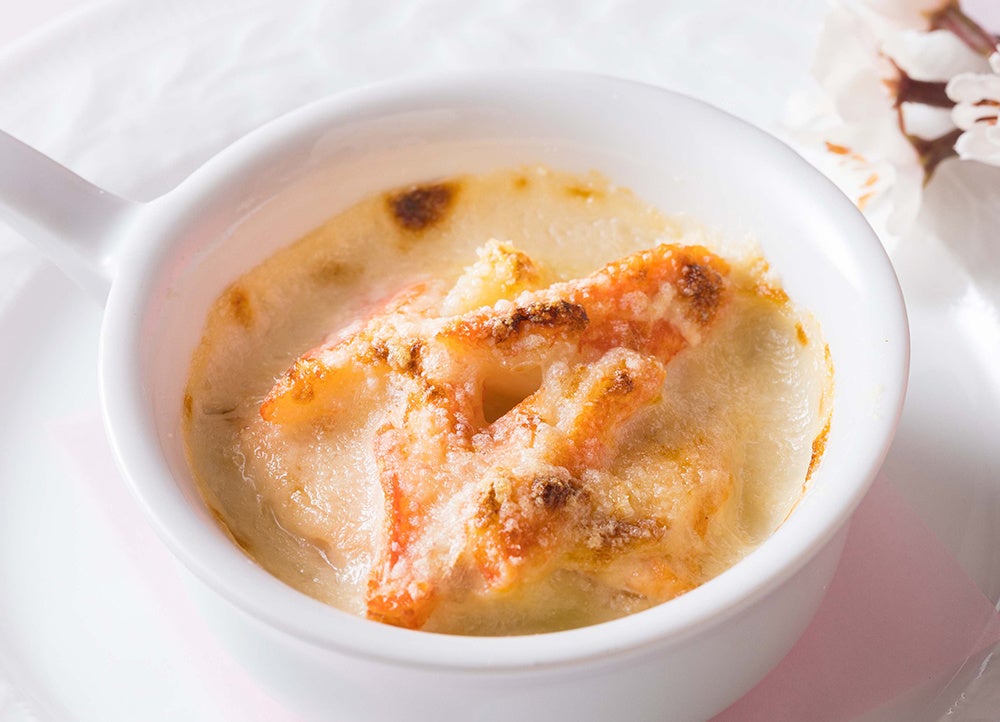 「ベニズワイガニとサーモンのグラタン カニ味噌風味」