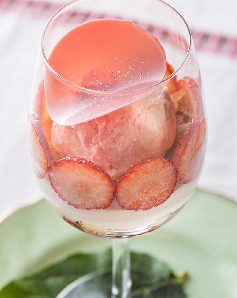 「いちごとベリーのパフェ」イメージ