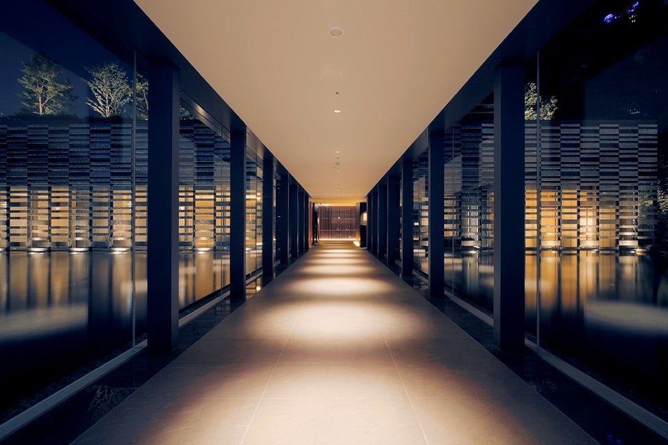 日本料理「水簾」に向かう通路“渡殿”