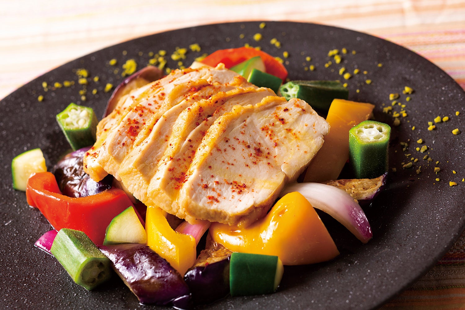 カリブ風チキンと 夏野菜のソテー