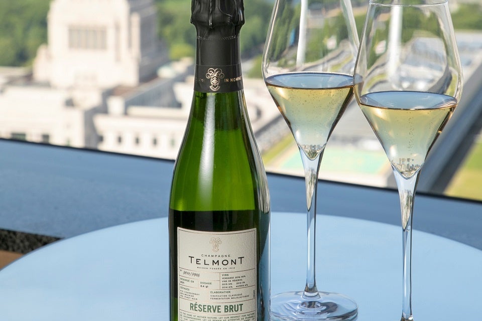 連泊特典のラグジュアリーカード厳選シャンパン