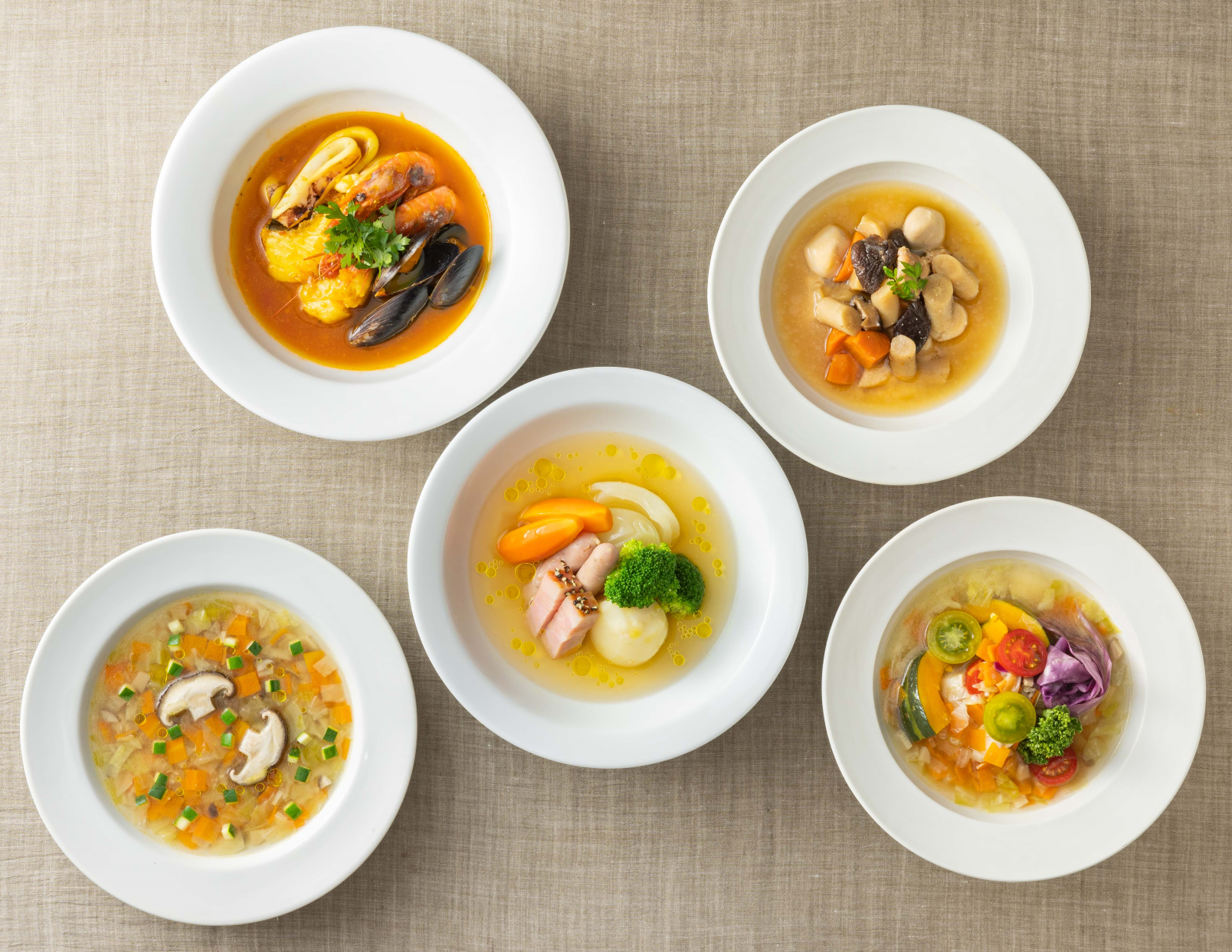 スープイメージ。3種の中からお好きなものをお選びいただけます。