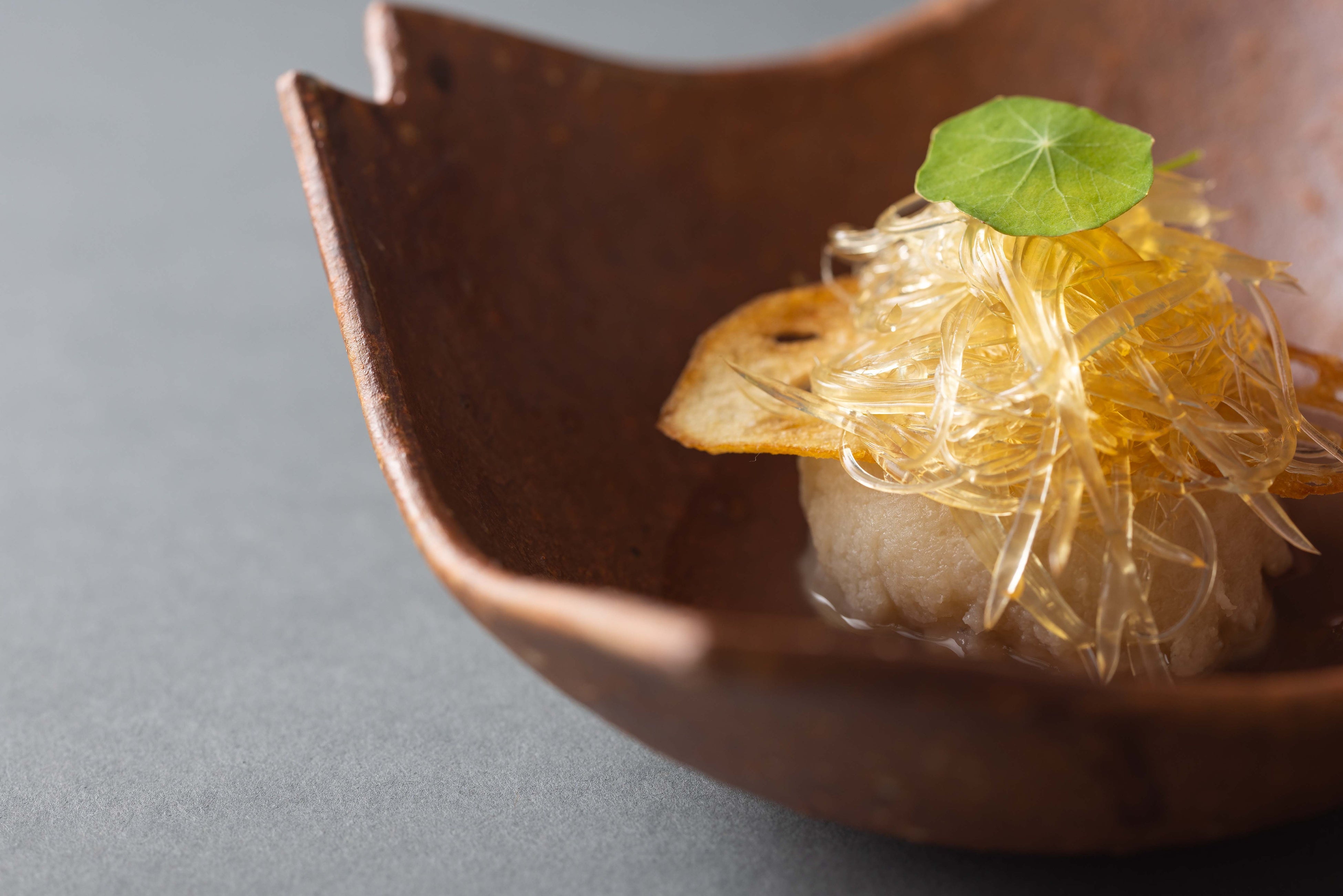 加賀れんこんの蓮蒸しと金翅ふかひれの共演