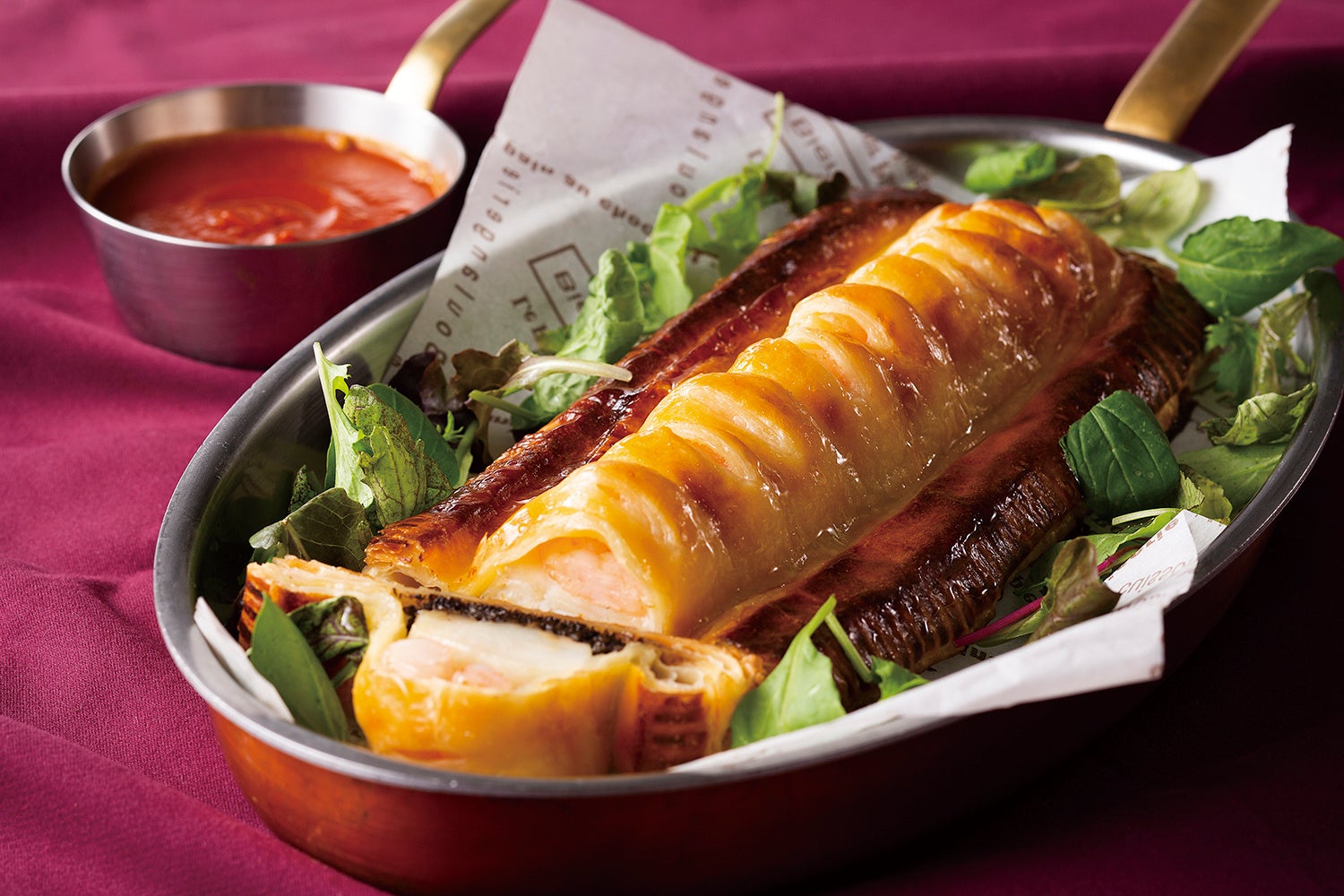 鮮魚と茸デュクセルのパイ包み焼き