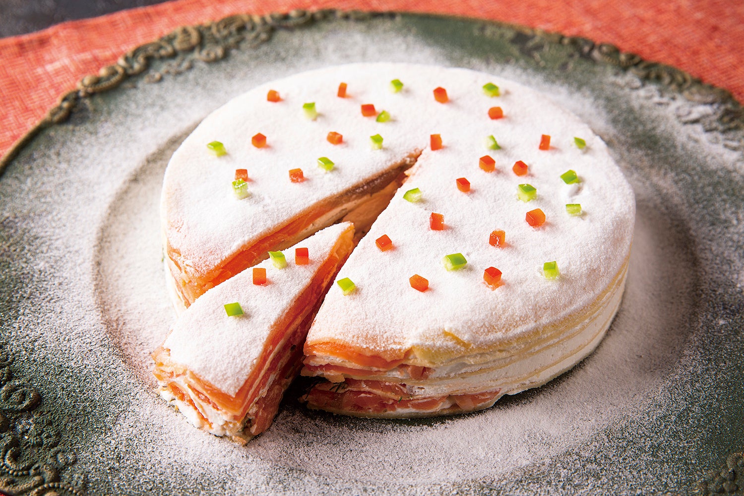 スモークサーモンのミルクレープ