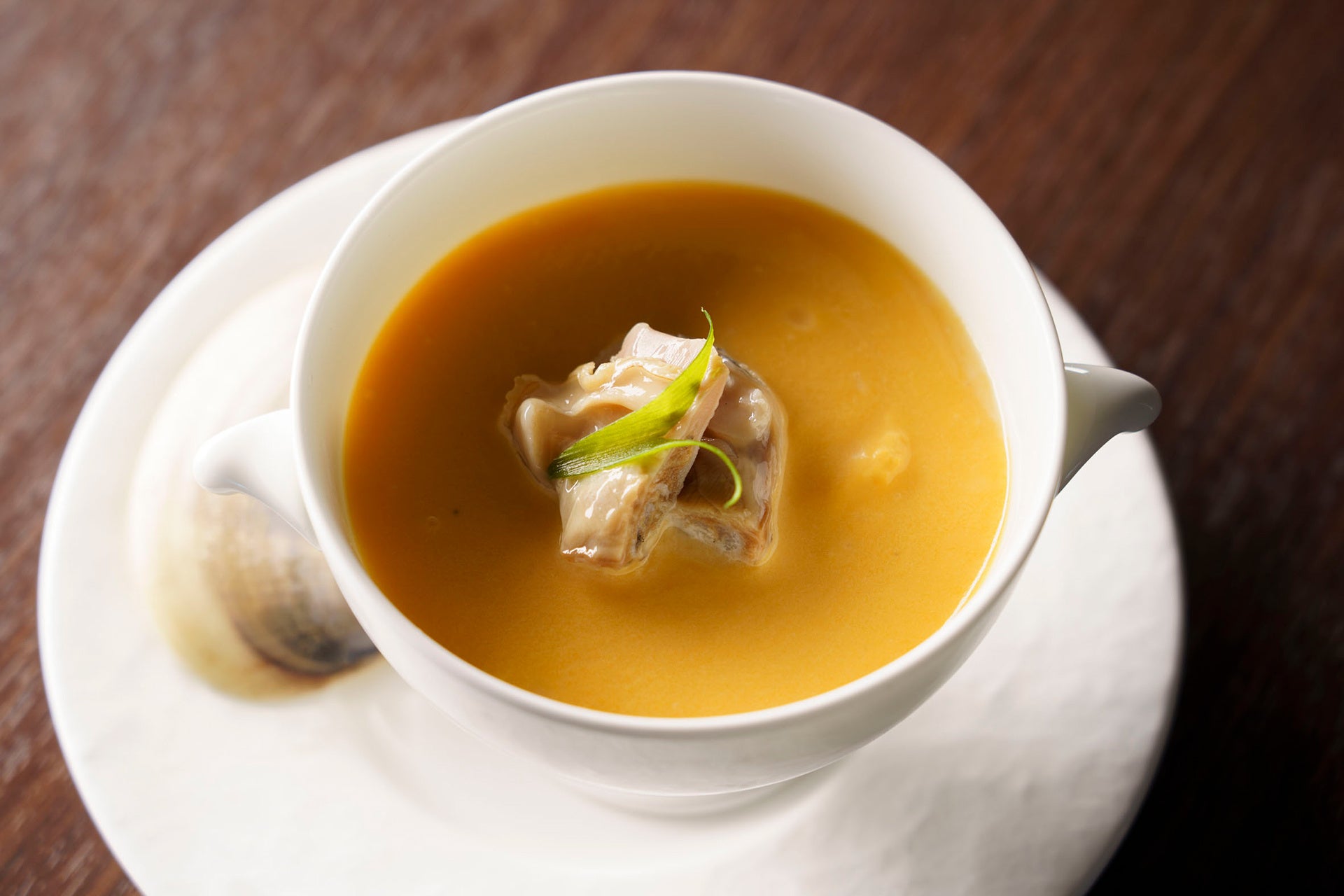 地野菜のポタージュと蛤入り二層の茶わん蒸し