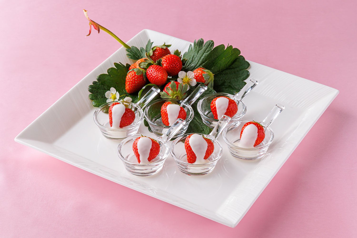 ▲いちごの生姜風味のヨーグルトソース