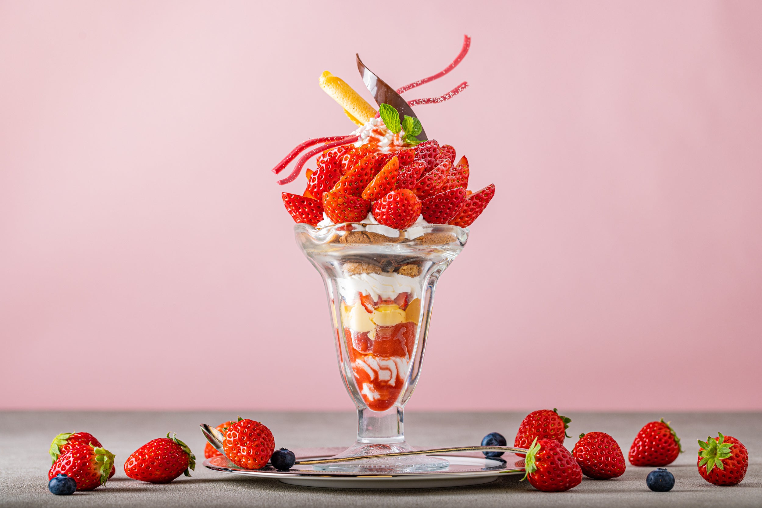 「伊豆産紅ほっぺのいちごパフェ」2,500円