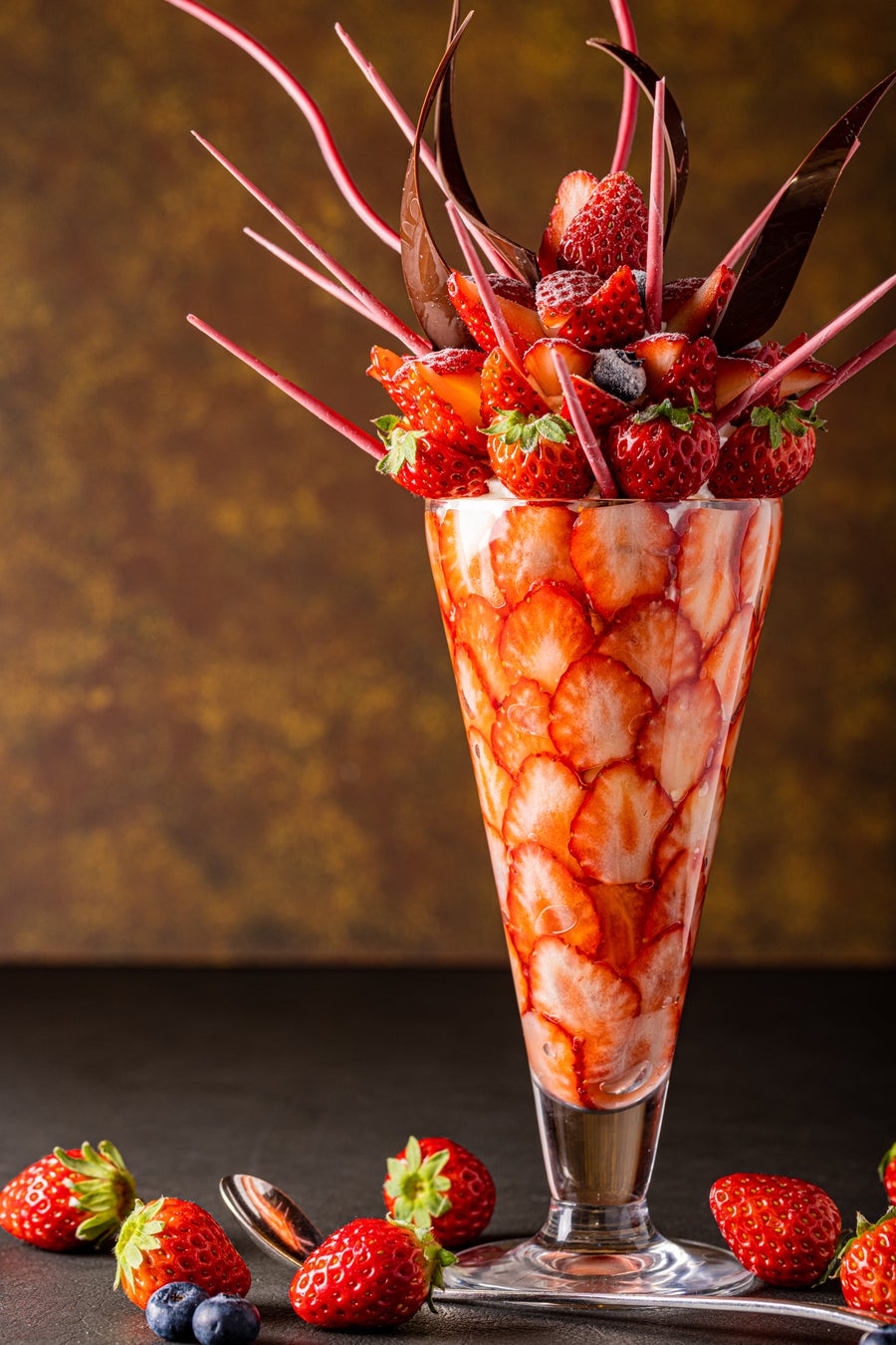 「伊豆産紅ほっぺのプレミアムいちごパフェ」4,200円